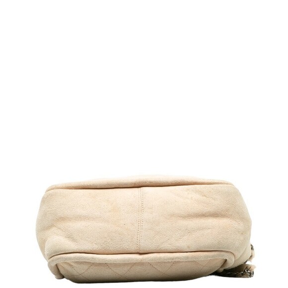 Chanel Suede Matelasse Shoulder Bag  Suede Shoulder Bag in Fair condition - Picture 4 of 12